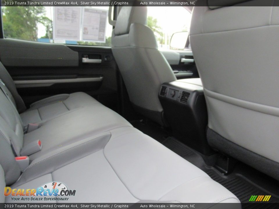 2019 Toyota Tundra Limited CrewMax 4x4 Silver Sky Metallic / Graphite Photo #12