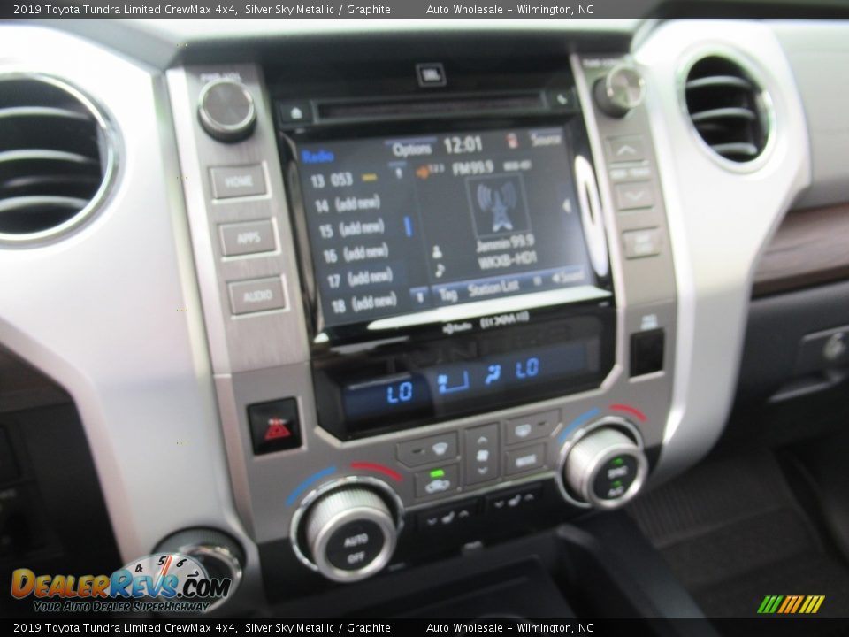 2019 Toyota Tundra Limited CrewMax 4x4 Silver Sky Metallic / Graphite Photo #17