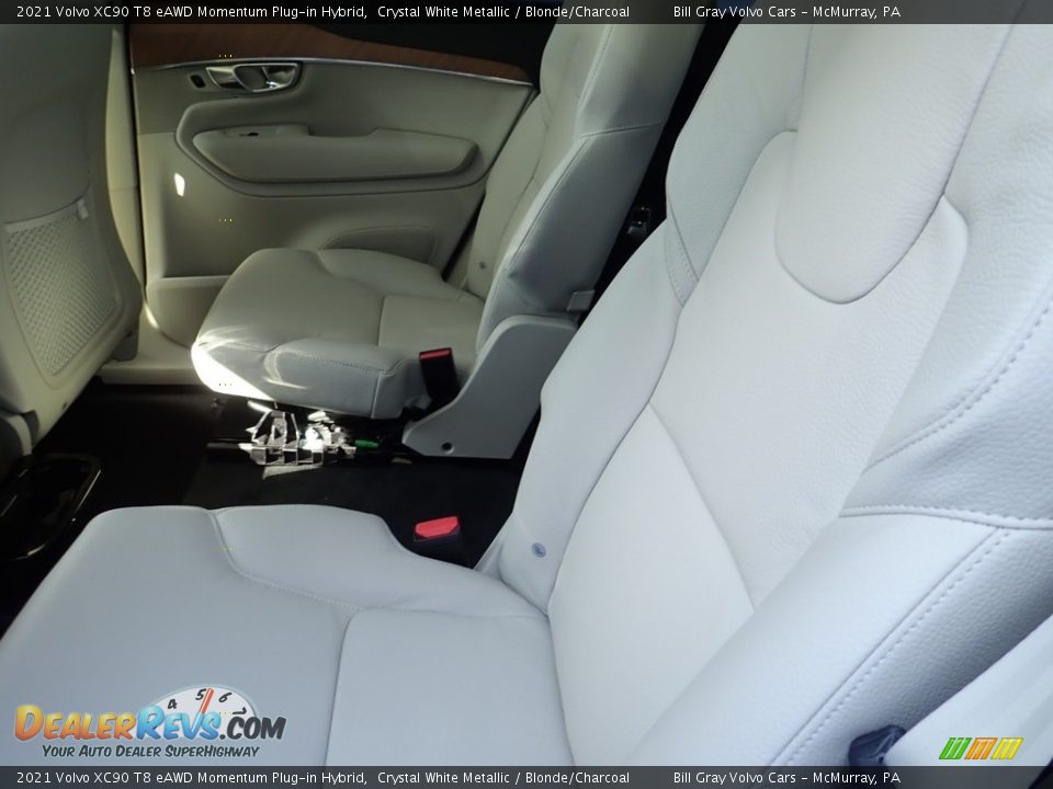 Rear Seat of 2021 Volvo XC90 T8 eAWD Momentum Plug-in Hybrid Photo #8