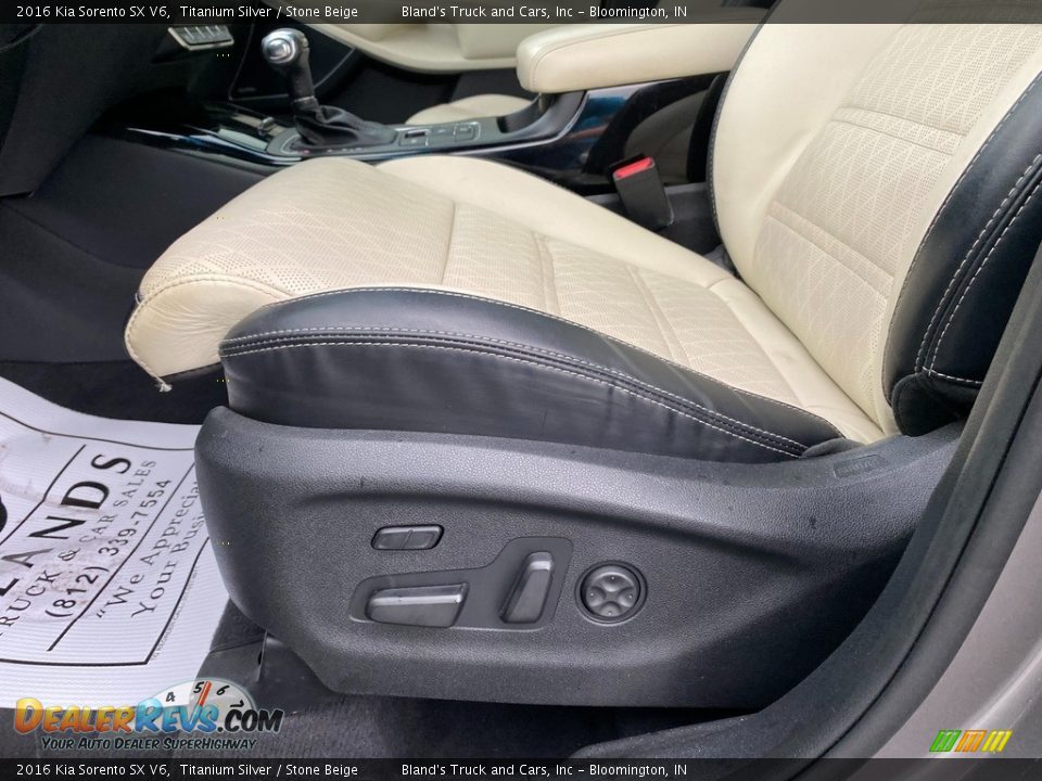 2016 Kia Sorento SX V6 Titanium Silver / Stone Beige Photo #17