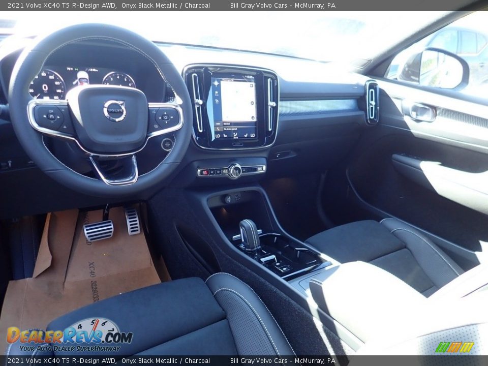 Front Seat of 2021 Volvo XC40 T5 R-Design AWD Photo #10