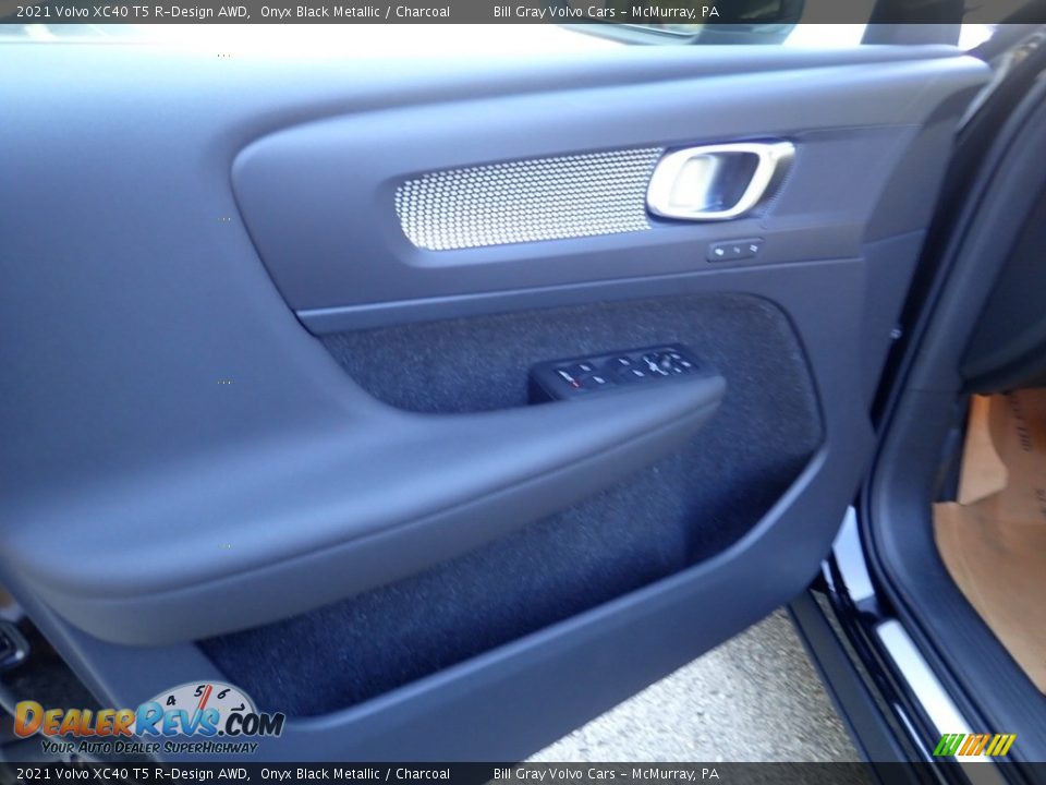 Door Panel of 2021 Volvo XC40 T5 R-Design AWD Photo #11