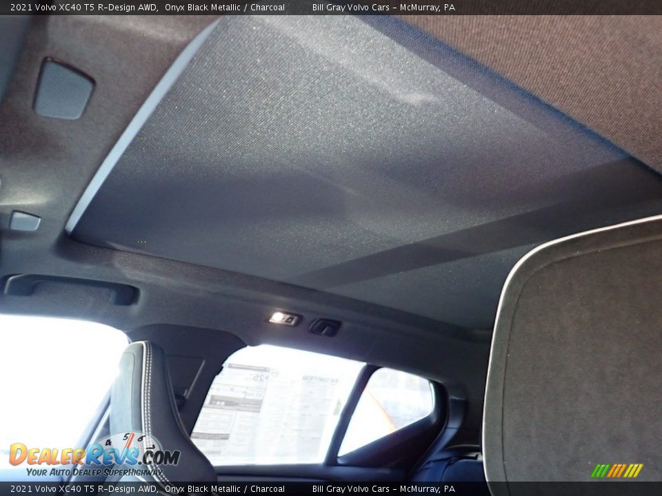 Sunroof of 2021 Volvo XC40 T5 R-Design AWD Photo #13