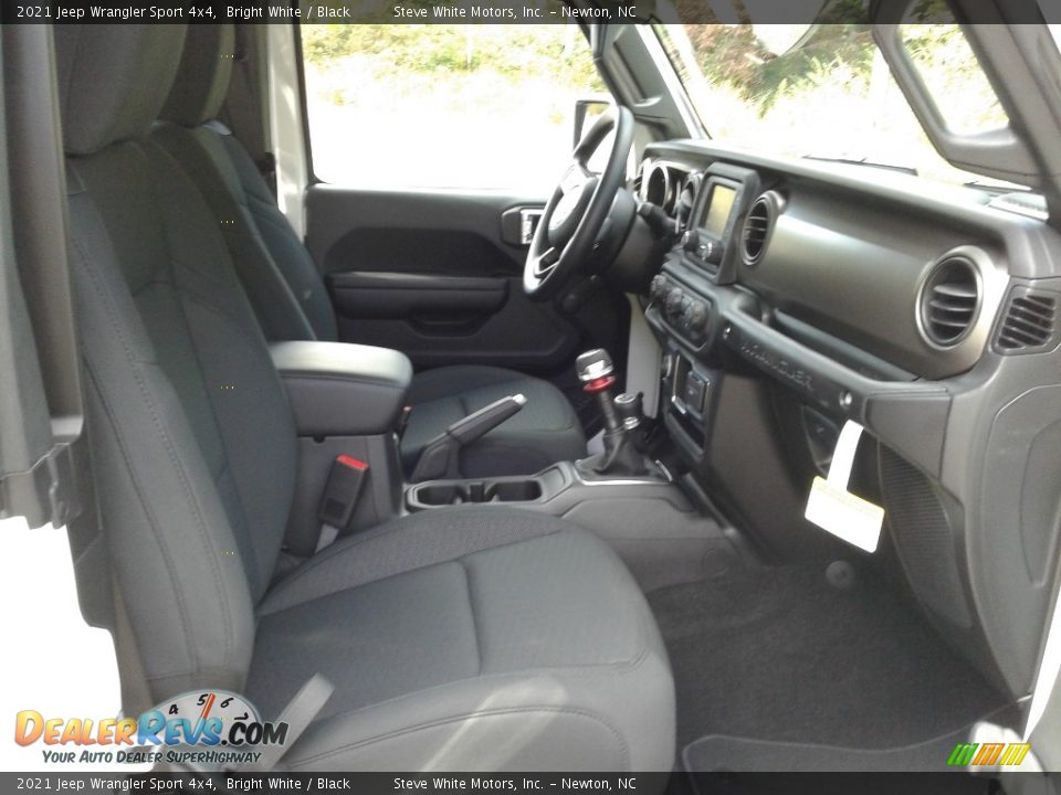 Front Seat of 2021 Jeep Wrangler Sport 4x4 Photo #15