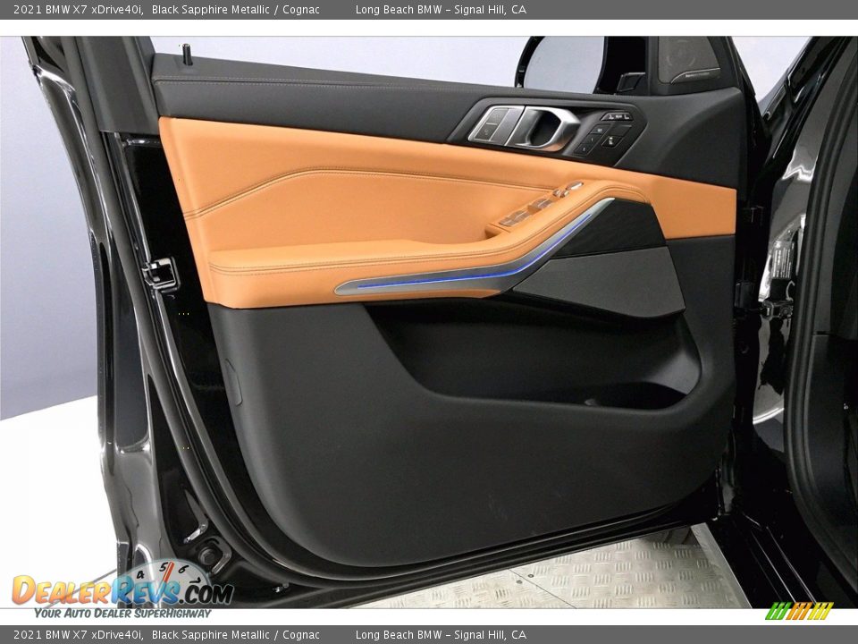 Door Panel of 2021 BMW X7 xDrive40i Photo #13