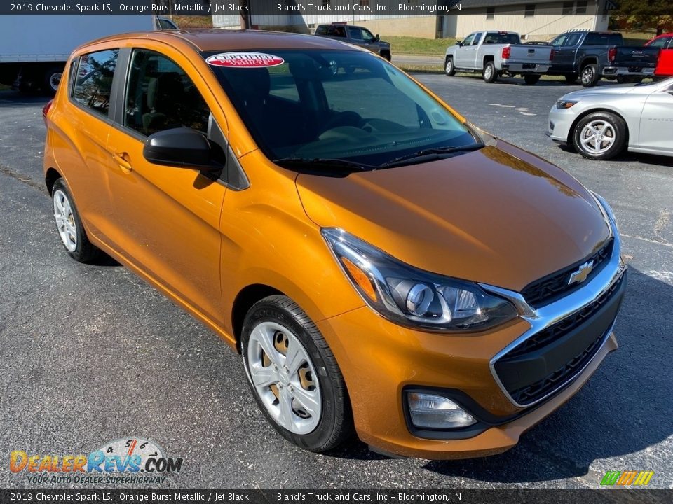 Front 3/4 View of 2019 Chevrolet Spark LS Photo #4