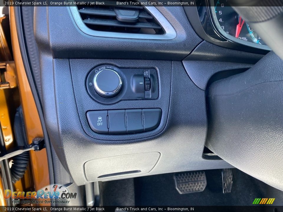 Controls of 2019 Chevrolet Spark LS Photo #19