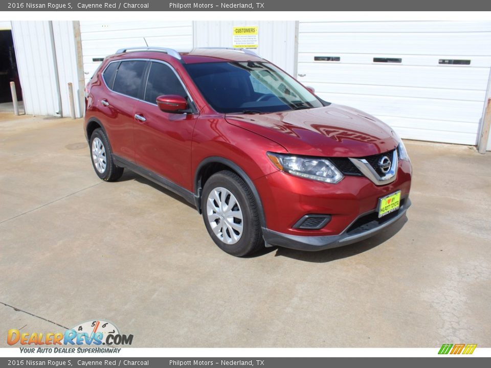 Front 3/4 View of 2016 Nissan Rogue S Photo #2