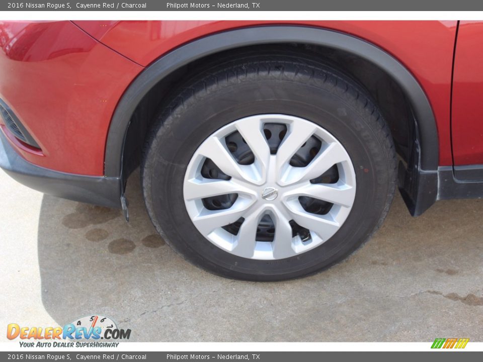 2016 Nissan Rogue S Wheel Photo #5