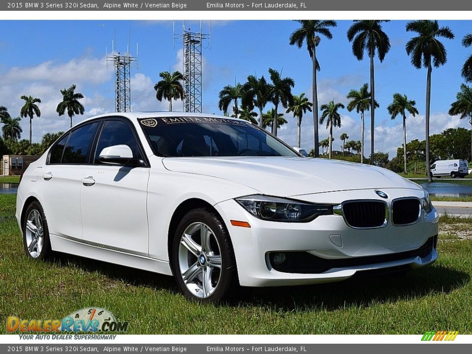 Front 3/4 View of 2015 BMW 3 Series 320i Sedan Photo #1