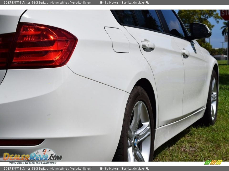 2015 BMW 3 Series 320i Sedan Alpine White / Venetian Beige Photo #17