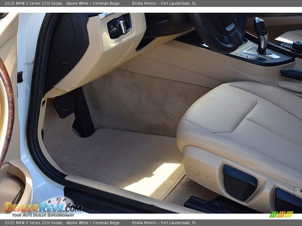 2015 BMW 3 Series 320i Sedan Alpine White / Venetian Beige Photo #32