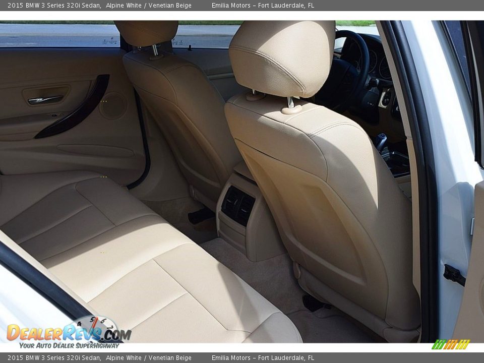 2015 BMW 3 Series 320i Sedan Alpine White / Venetian Beige Photo #46