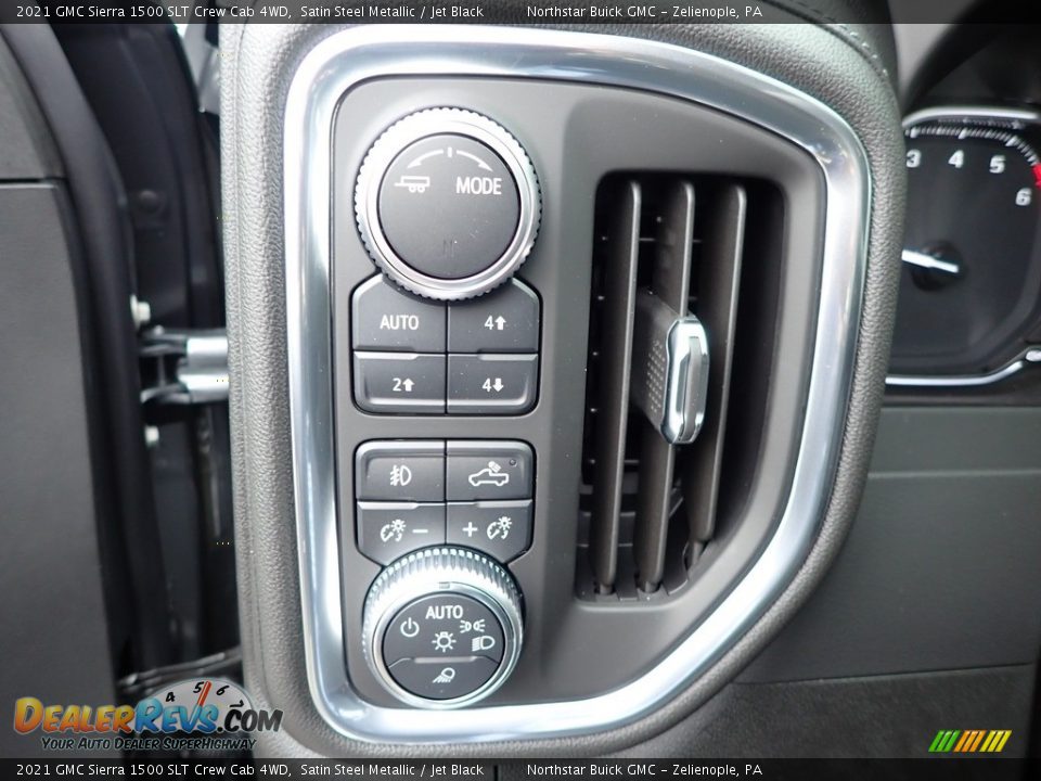 Controls of 2021 GMC Sierra 1500 SLT Crew Cab 4WD Photo #12