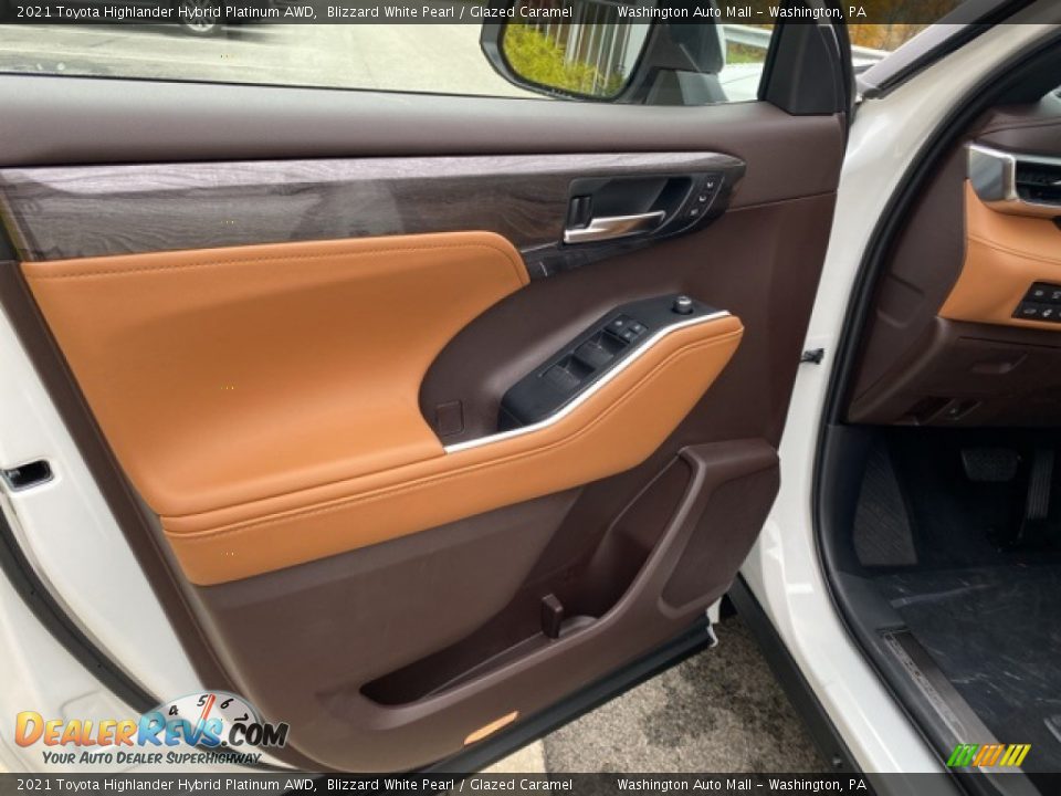 Door Panel of 2021 Toyota Highlander Hybrid Platinum AWD Photo #23