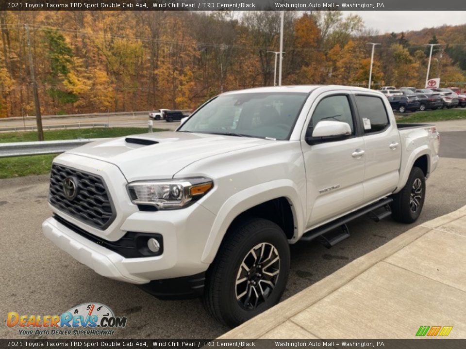 Front 3/4 View of 2021 Toyota Tacoma TRD Sport Double Cab 4x4 Photo #10