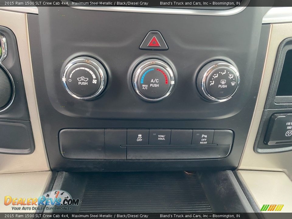 Controls of 2015 Ram 1500 SLT Crew Cab 4x4 Photo #20