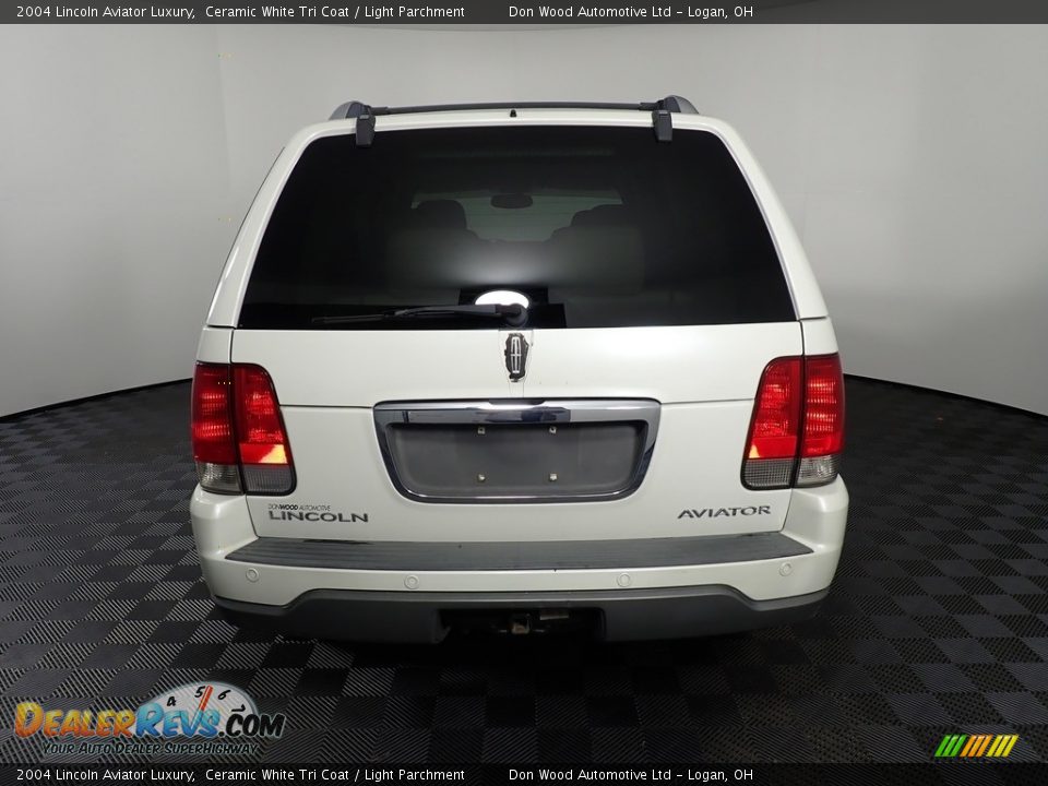 2004 Lincoln Aviator Luxury Ceramic White Tri Coat / Light Parchment Photo #13