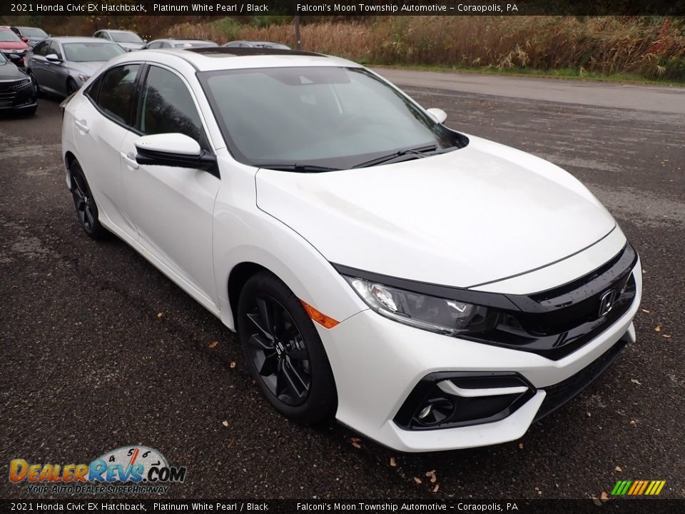 Front 3/4 View of 2021 Honda Civic EX Hatchback Photo #6