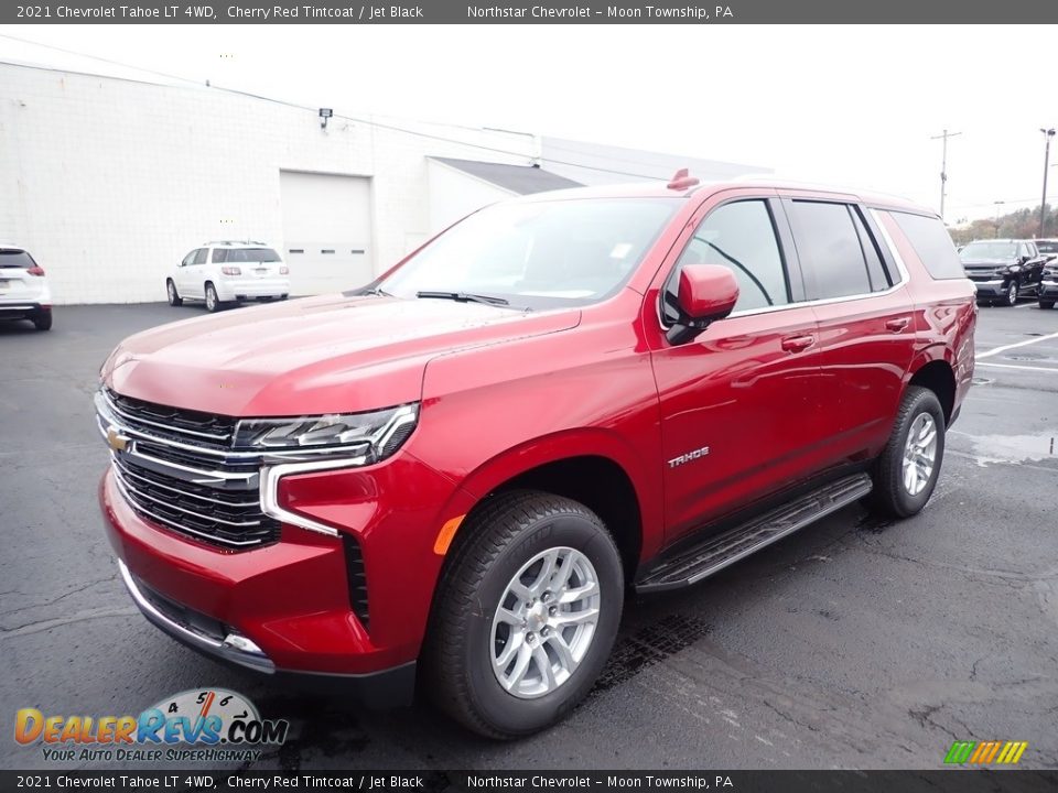 Front 3/4 View of 2021 Chevrolet Tahoe LT 4WD Photo #1