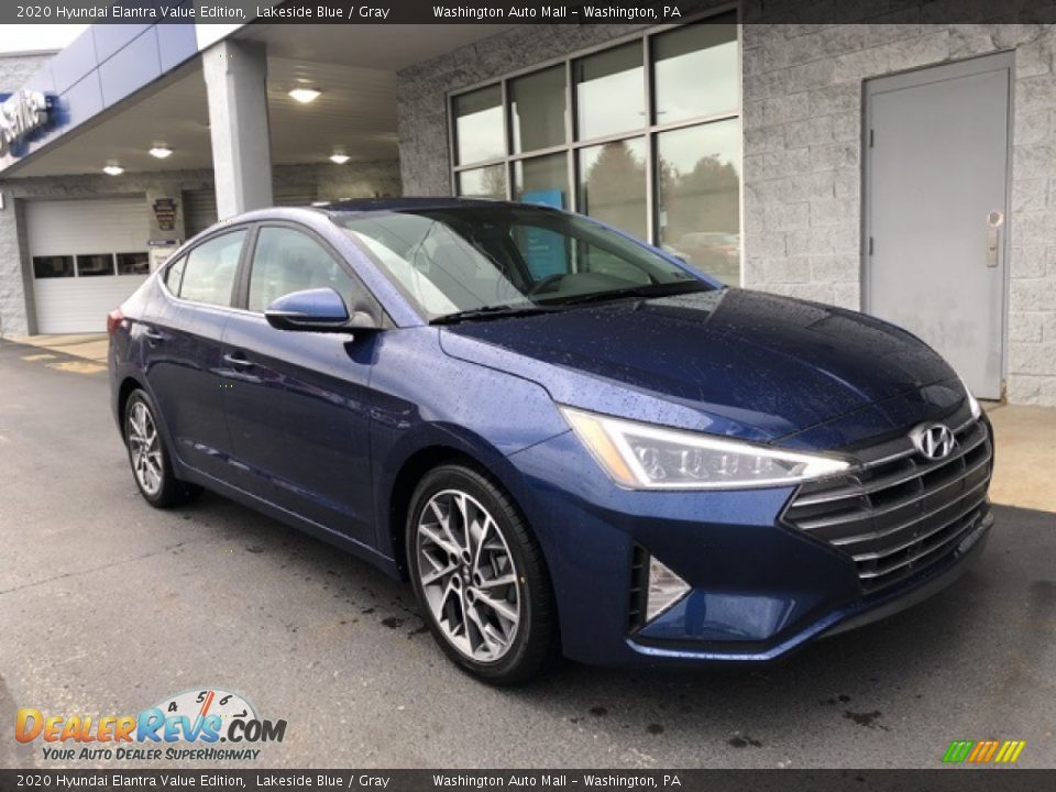 Front 3/4 View of 2020 Hyundai Elantra Value Edition Photo #1