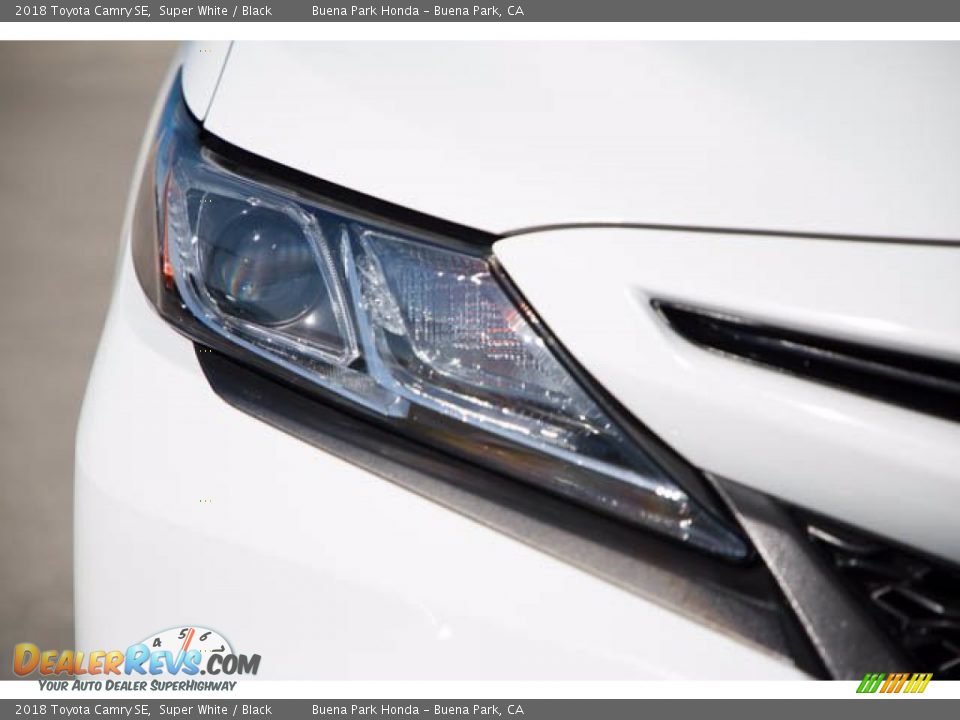 2018 Toyota Camry SE Super White / Black Photo #8