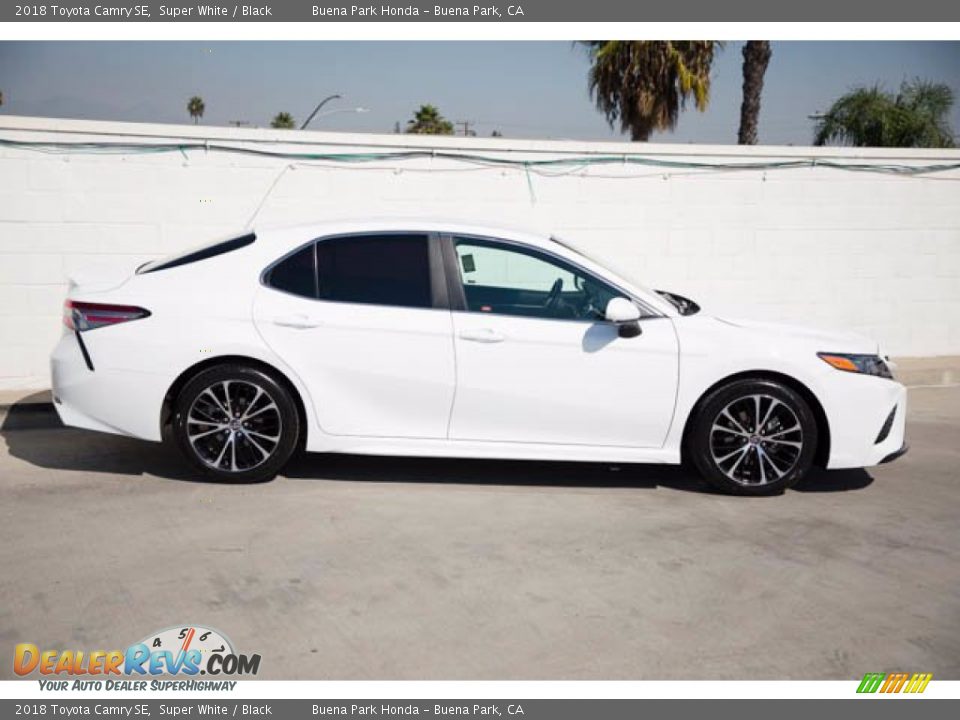 2018 Toyota Camry SE Super White / Black Photo #14