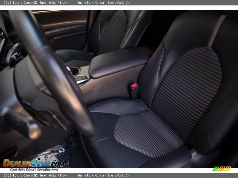 2018 Toyota Camry SE Super White / Black Photo #19
