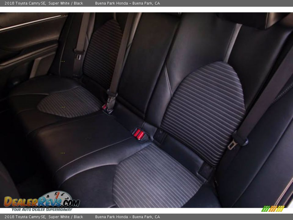 2018 Toyota Camry SE Super White / Black Photo #20