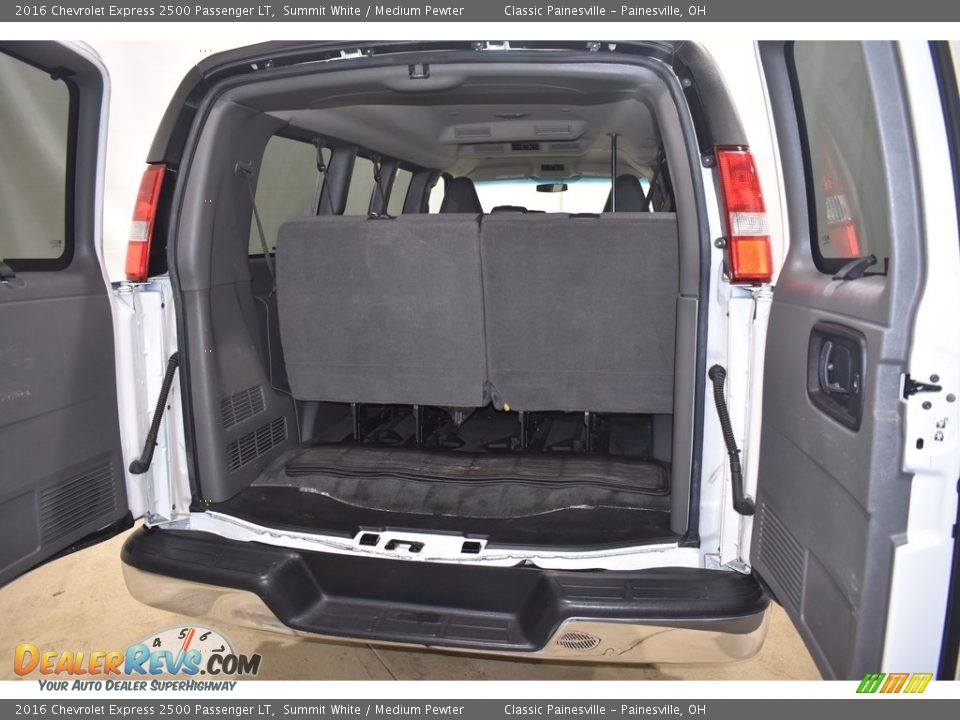 2016 Chevrolet Express 2500 Passenger LT Trunk Photo #9