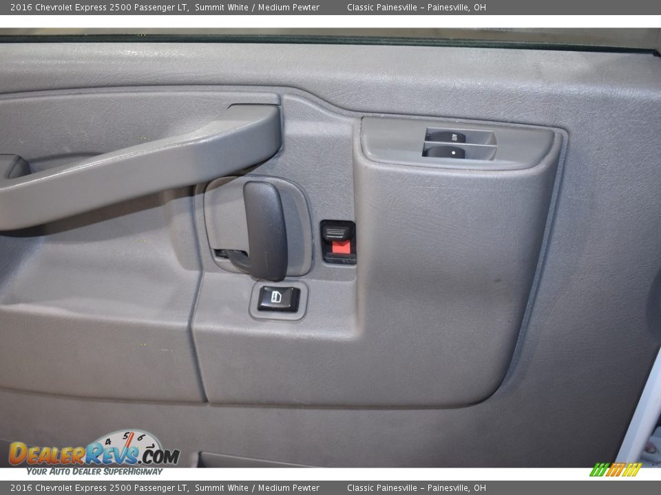 Door Panel of 2016 Chevrolet Express 2500 Passenger LT Photo #11