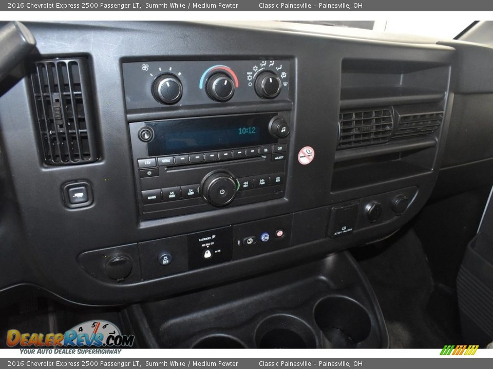 Dashboard of 2016 Chevrolet Express 2500 Passenger LT Photo #14