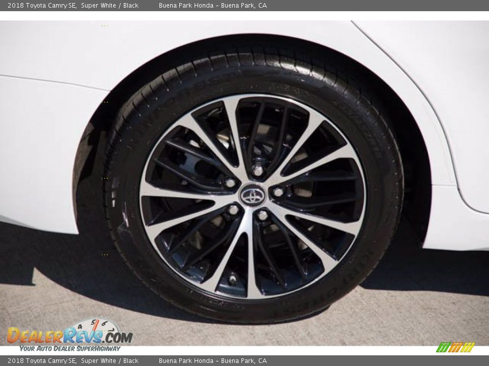2018 Toyota Camry SE Super White / Black Photo #35
