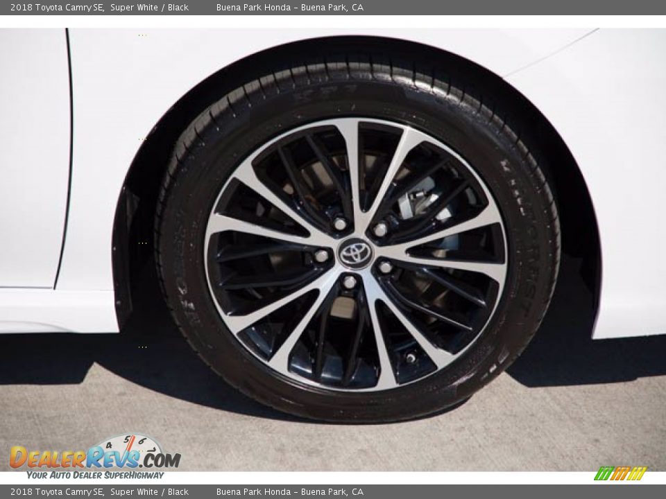 2018 Toyota Camry SE Super White / Black Photo #36