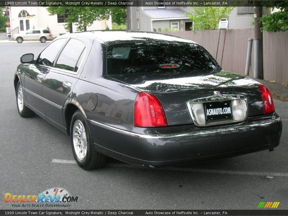 1999 Lincoln Town Car Signature Midnight Grey Metallic / Deep Charcoal Photo #3