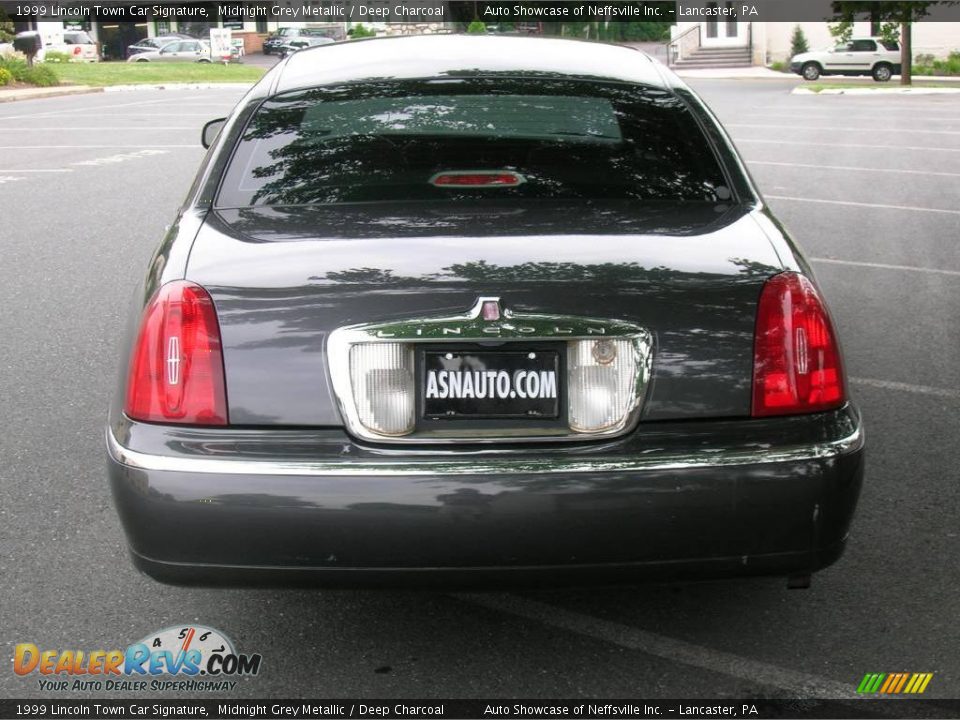 1999 Lincoln Town Car Signature Midnight Grey Metallic / Deep Charcoal Photo #4