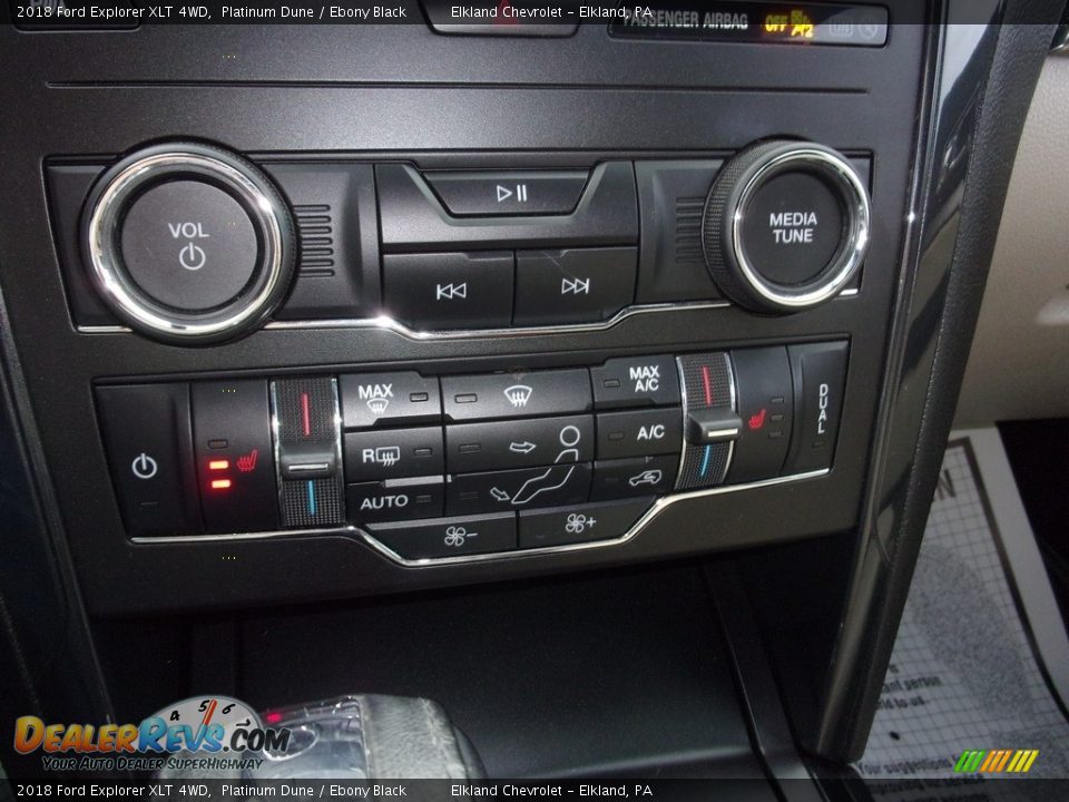 2018 Ford Explorer XLT 4WD Platinum Dune / Ebony Black Photo #28