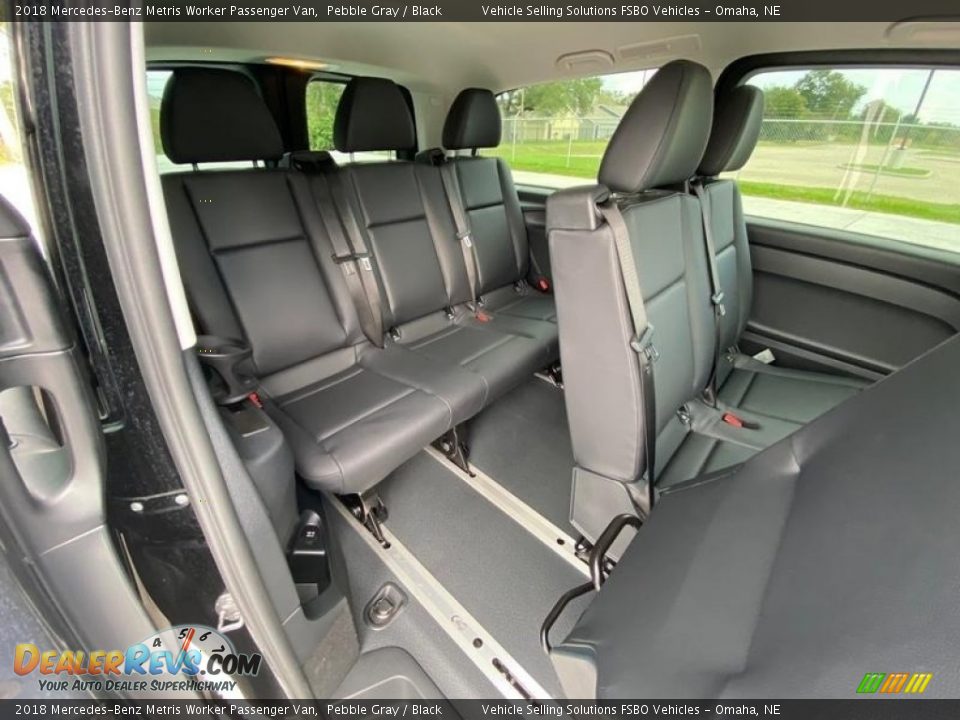 2018 Mercedes-Benz Metris Worker Passenger Van Pebble Gray / Black Photo #10