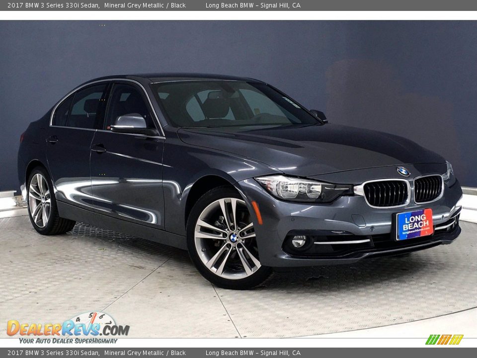 Front 3/4 View of 2017 BMW 3 Series 330i Sedan Photo #36