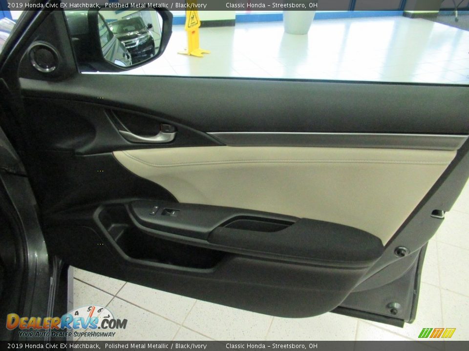 2019 Honda Civic EX Hatchback Polished Metal Metallic / Black/Ivory Photo #14