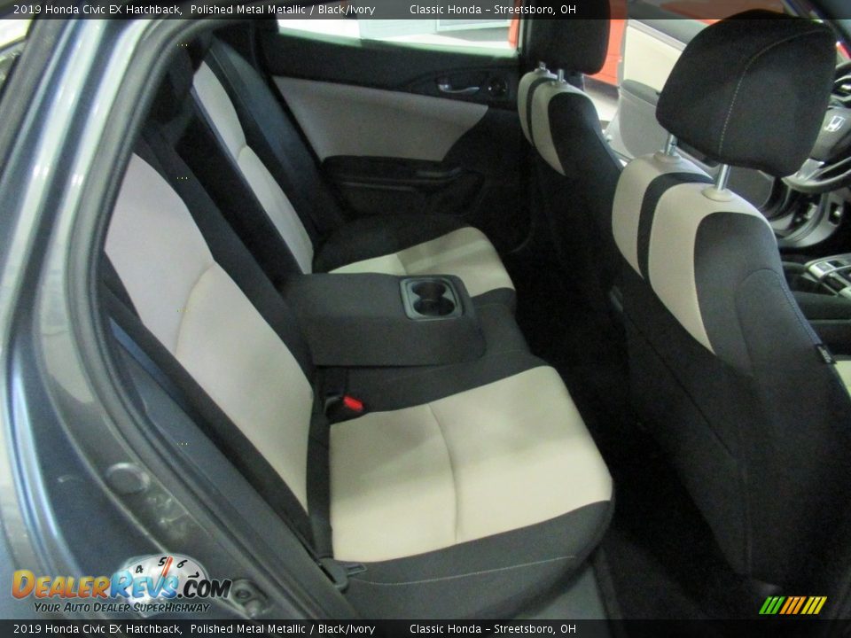 2019 Honda Civic EX Hatchback Polished Metal Metallic / Black/Ivory Photo #20