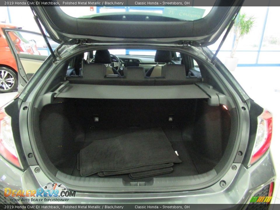 2019 Honda Civic EX Hatchback Polished Metal Metallic / Black/Ivory Photo #21