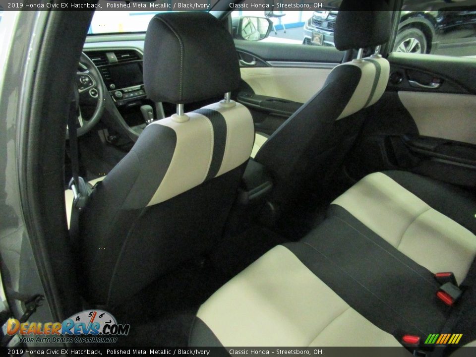 2019 Honda Civic EX Hatchback Polished Metal Metallic / Black/Ivory Photo #24