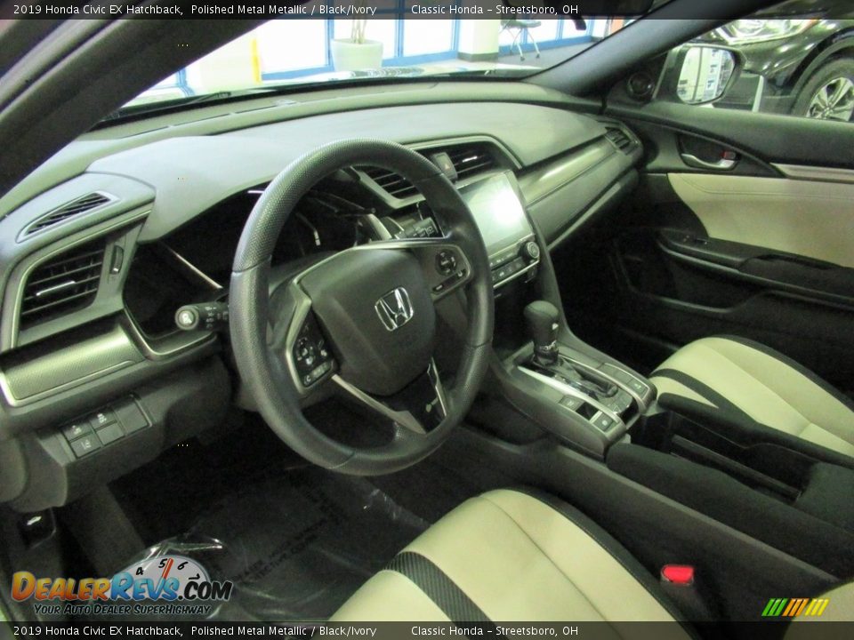 2019 Honda Civic EX Hatchback Polished Metal Metallic / Black/Ivory Photo #27
