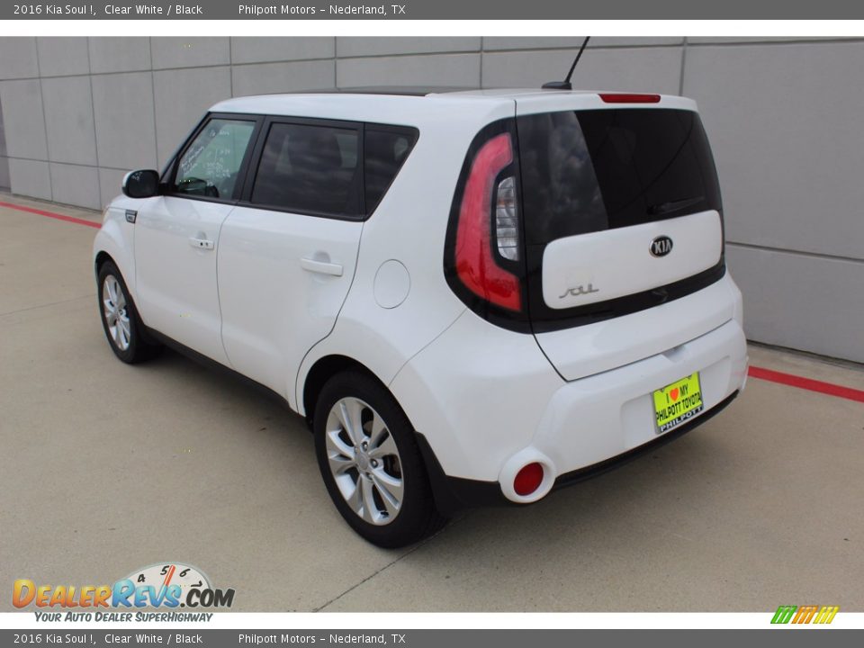 2016 Kia Soul ! Clear White / Black Photo #6