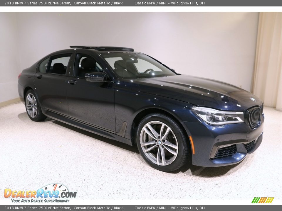 Front 3/4 View of 2018 BMW 7 Series 750i xDrive Sedan Photo #1