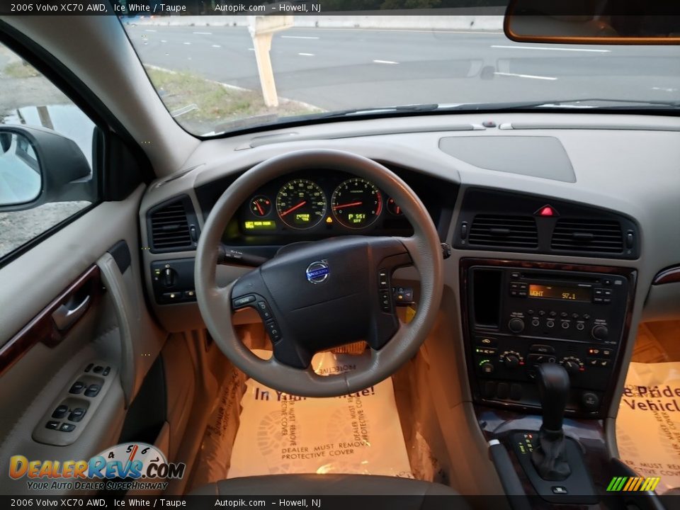 2006 Volvo XC70 AWD Ice White / Taupe Photo #14