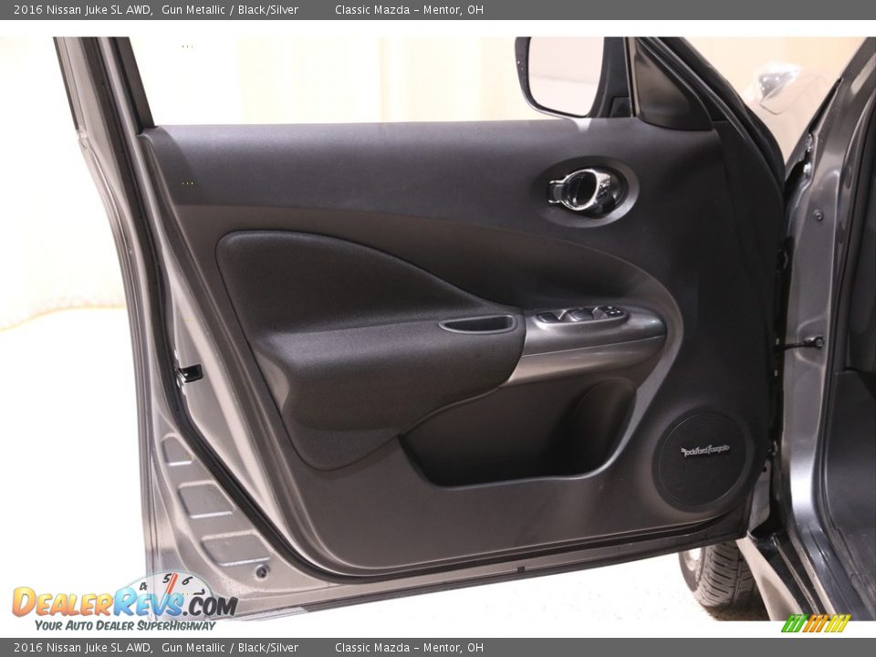 2016 Nissan Juke SL AWD Gun Metallic / Black/Silver Photo #4