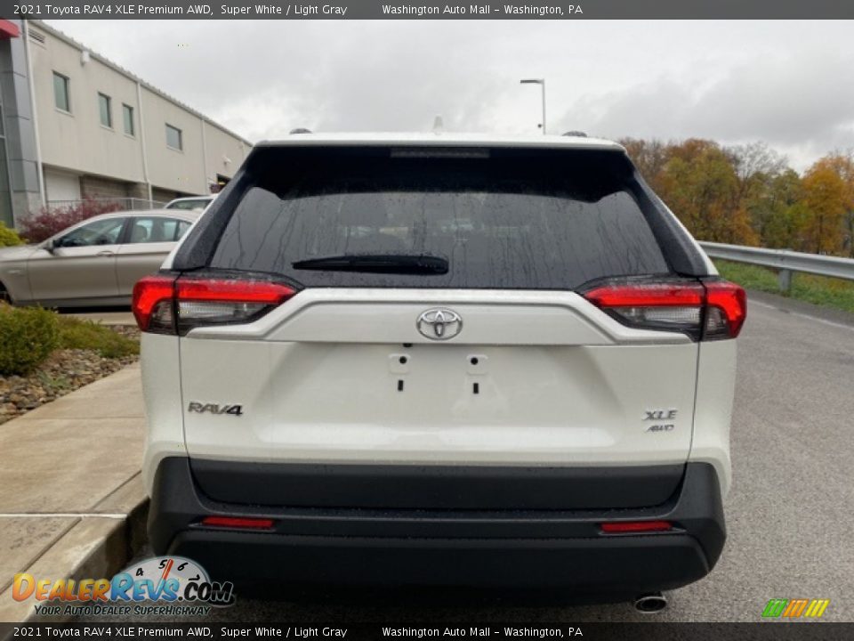 2021 Toyota RAV4 XLE Premium AWD Super White / Light Gray Photo #15