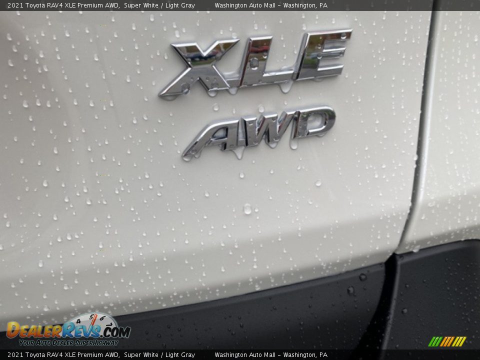 2021 Toyota RAV4 XLE Premium AWD Super White / Light Gray Photo #29